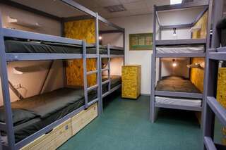 Гостиница «Тройка Хостел» Архангельск Кровать в общем номере смешанного типа с 16 кроватями-7